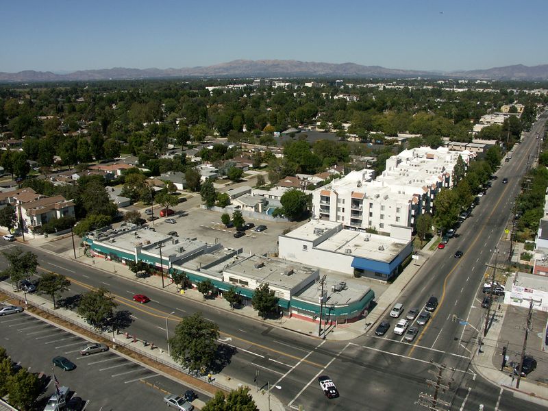 Photo of Strip Mall in Sherman Oaks